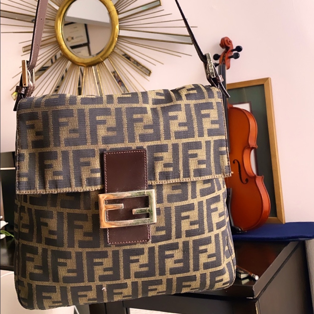 Fendi Handbag baguette Clothe for female or male